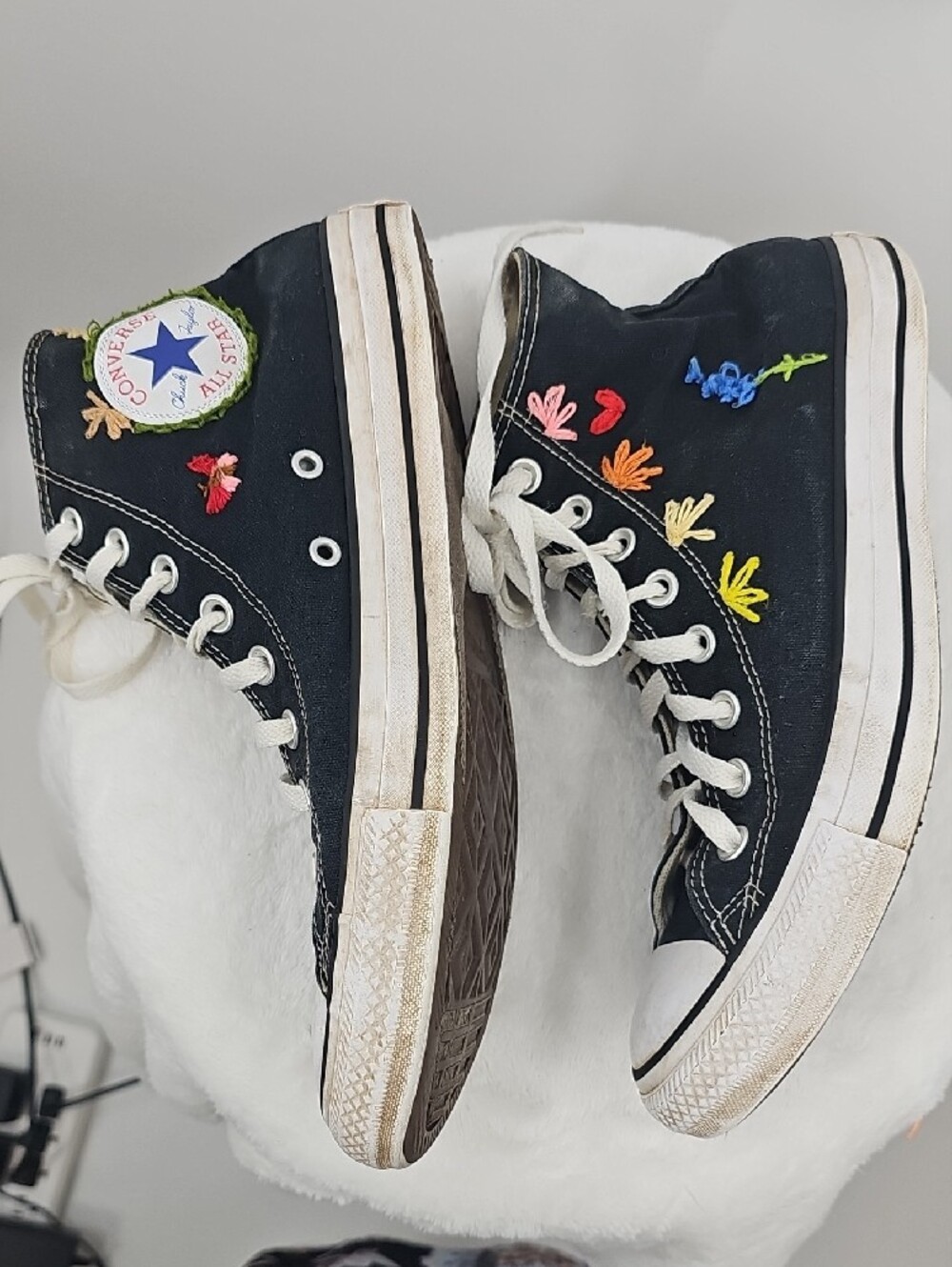 Converse Women' Black High-Top Sneakers with Multicolor Flower Embroidery Size 9 - Picture 3 of 7
